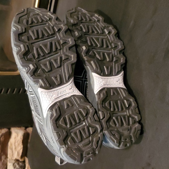 NWOT - Asics Gel-Venture 7 - Picture 6 of 10